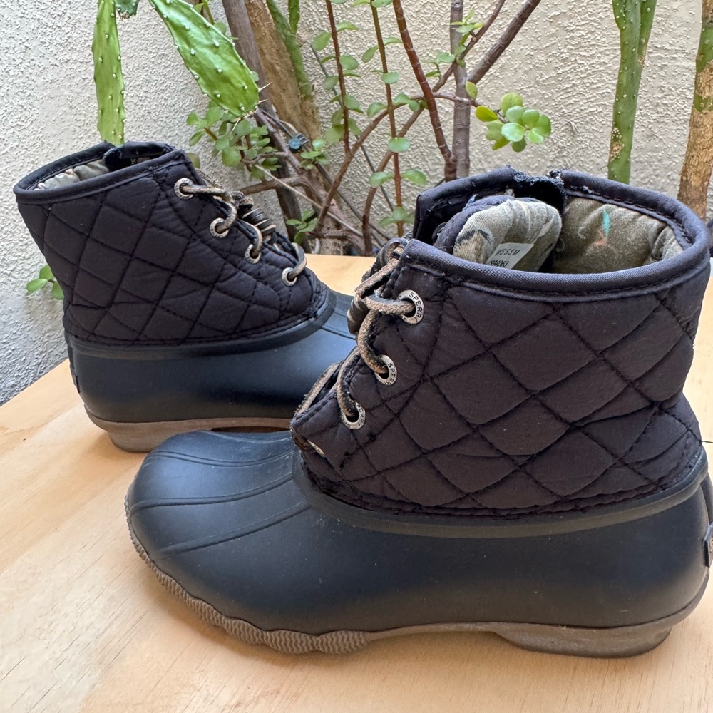 Sperry Saltwater Quilted Duck Boot Womens Size 5.5 Pre-owned. - Picture 2 of 6